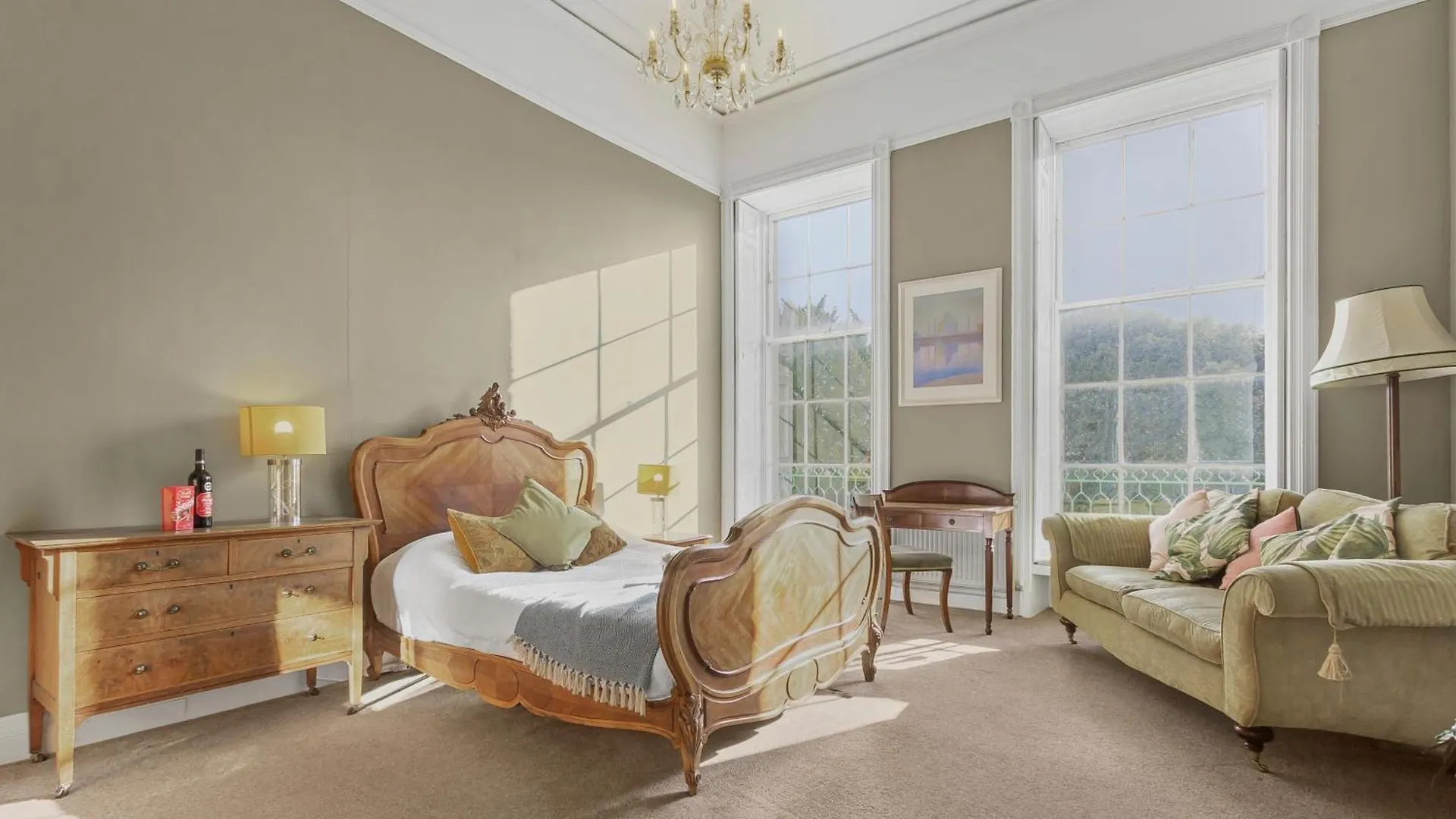 The Ritz 2 Bedroom Serviced Apartment By Altoluxoexperience Short Lets & Serviced Accommodation With Free Wifi Bristol 0*,  United Kingdom