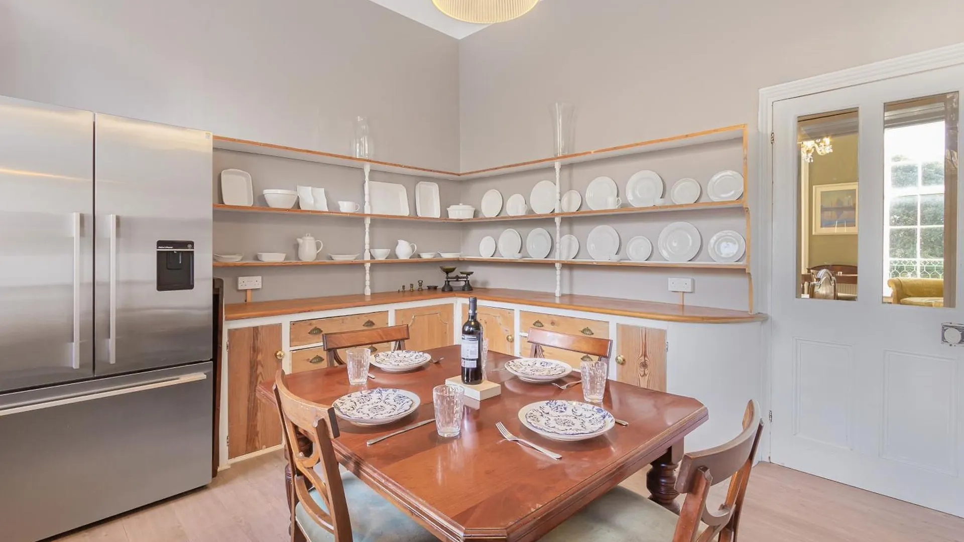 The Ritz 2 Bedroom Serviced Apartment By Altoluxoexperience Short Lets & Serviced Accommodation With Free Wifi Bristol