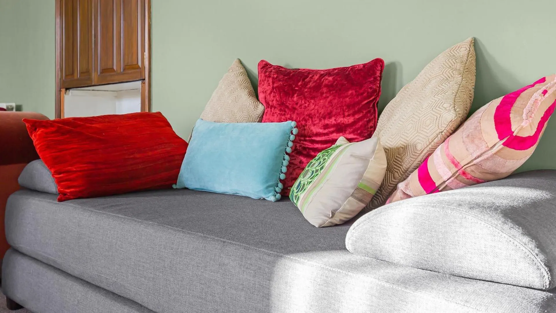 The Ritz 2 Bedroom Serviced Apartment By Altoluxoexperience Short Lets & Serviced Accommodation With Free Wifi Bristol United Kingdom