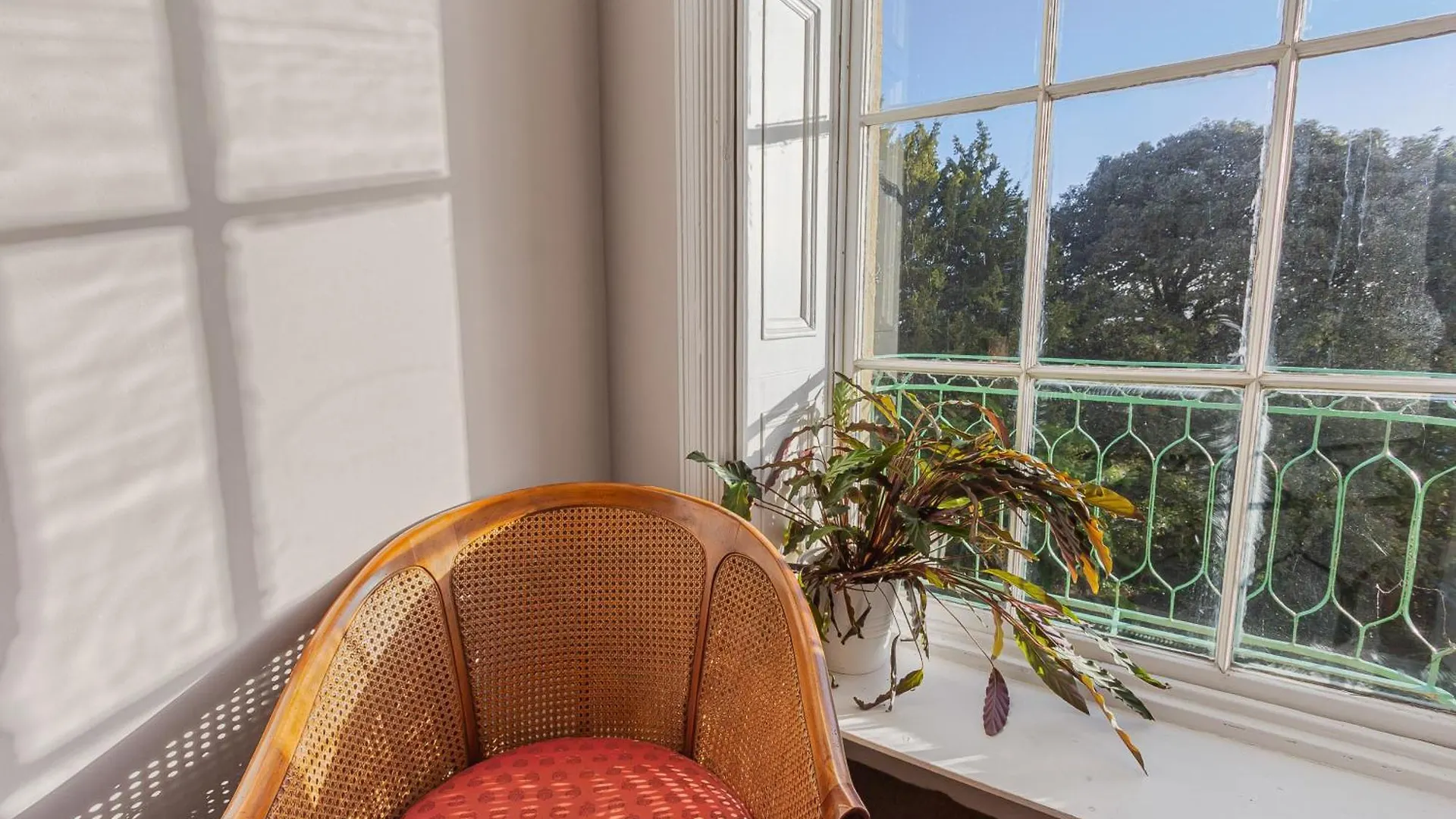 The Ritz 2 Bedroom Serviced Apartment By Altoluxoexperience Short Lets & Serviced Accommodation With Free Wifi Bristol