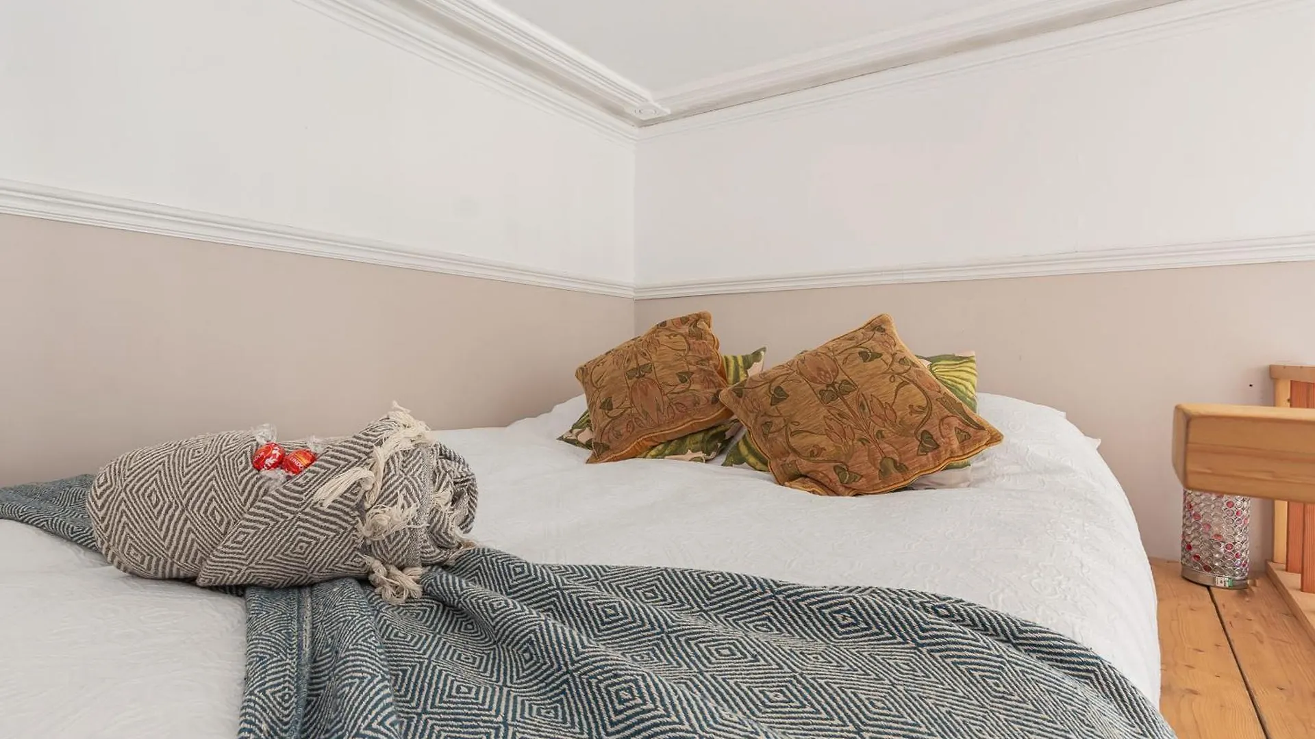 The Ritz 2 Bedroom Serviced Apartment By Altoluxoexperience Short Lets & Serviced Accommodation With Free Wifi Bristol