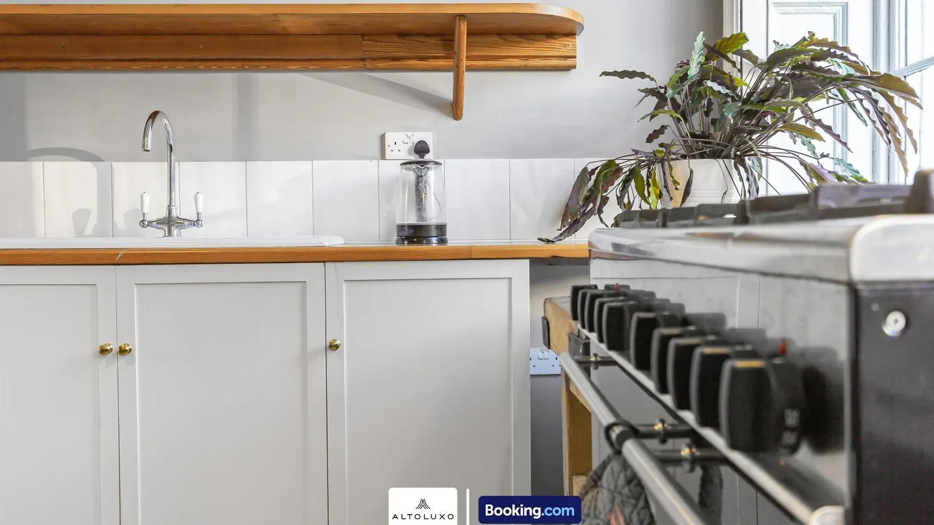 The Ritz 2 Bedroom Serviced Apartment By Altoluxoexperience Short Lets & Serviced Accommodation With Free Wifi Bristol 0*,  United Kingdom