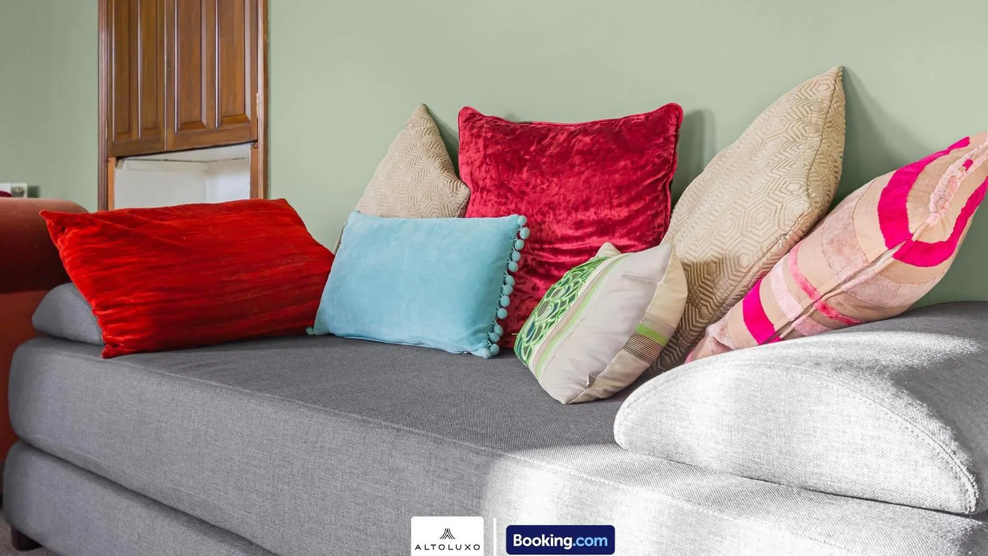 The Ritz 2 Bedroom Serviced Apartment By Altoluxoexperience Short Lets & Serviced Accommodation With Free Wifi Bristol 0*,
